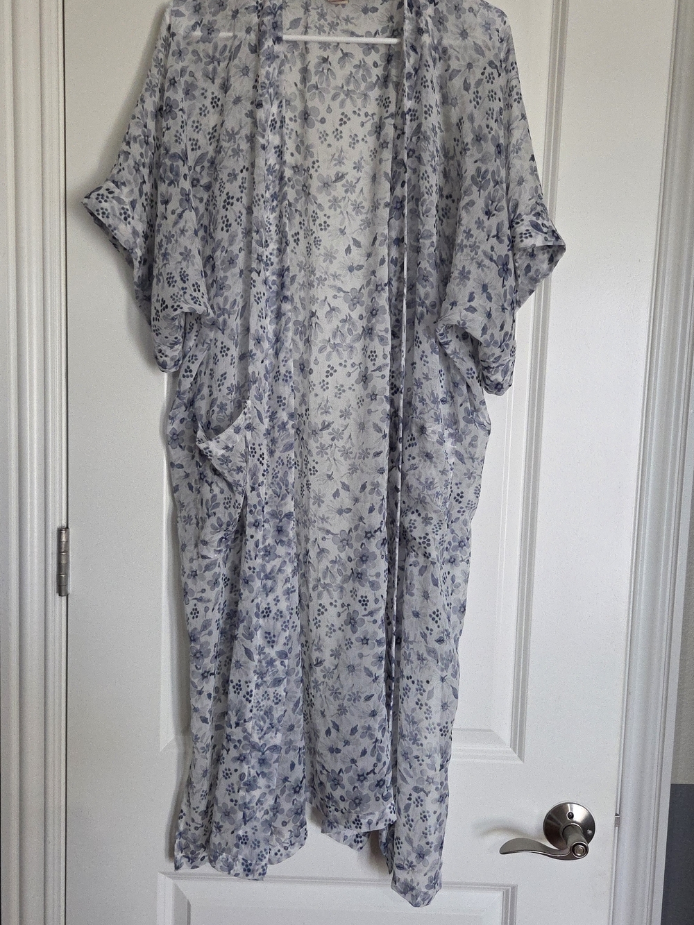 Rachel Zoe Blue and White Floral Kimono